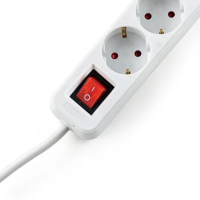 Разклонител с ключ, 5G, 1.5mm2,  1.5m дължина